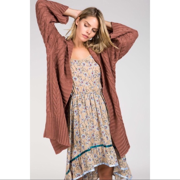 🆕🎉HP🎉5⭐️Oversized Cardigan Sweater - Picture 6 of 6